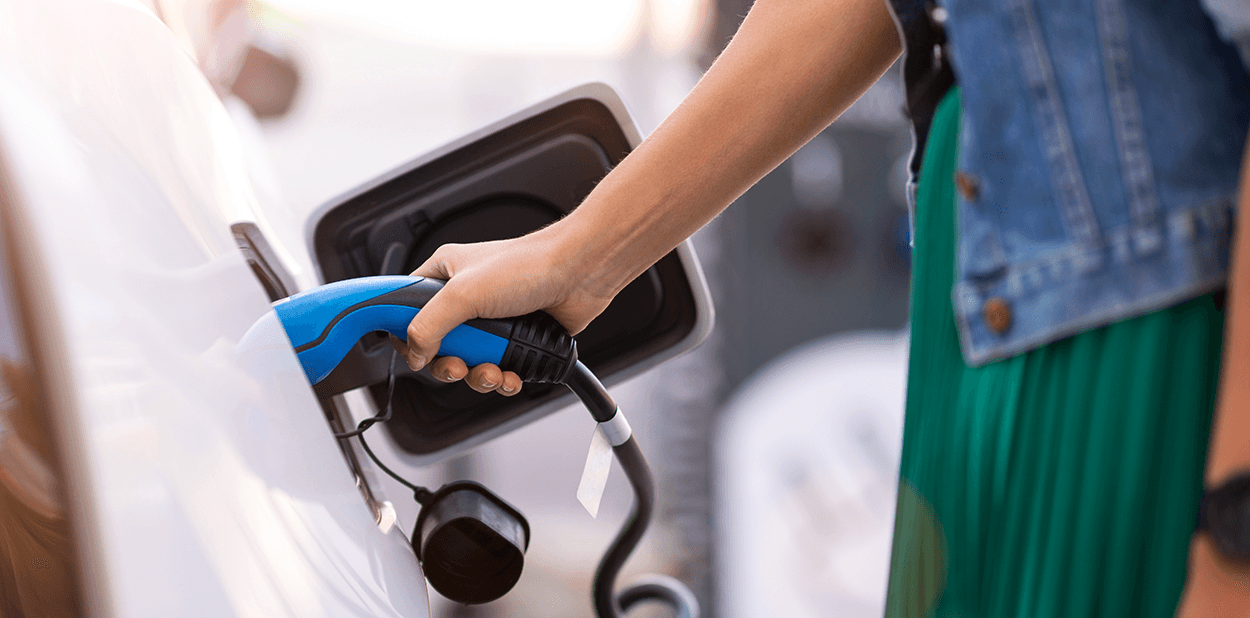 Ricarica auto elettriche: come farla e quanto costa | UnipolRental Ricarica auto elettriche: come farla e quanto costa | UnipolRental