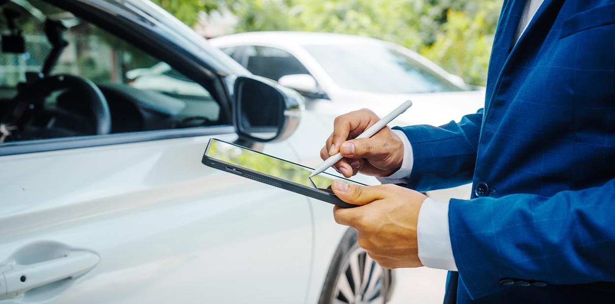 Quanto vale la mia auto? Guida alla valutazione dell’usato | UnipolRental Quanto vale la mia auto? Guida alla valutazione dell’usato | UnipolRental