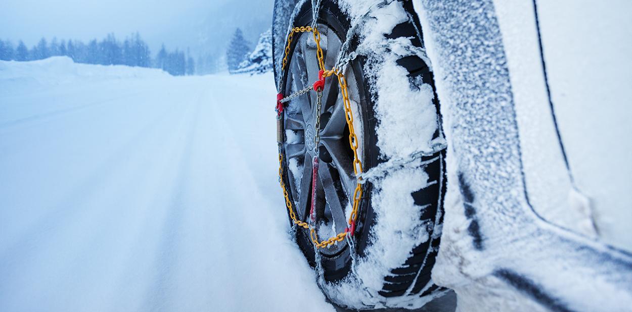 Come montare le catene da neve: una guida passo dopo passo | UnipolRental Come montare le catene da neve: una guida passo dopo passo | UnipolRental